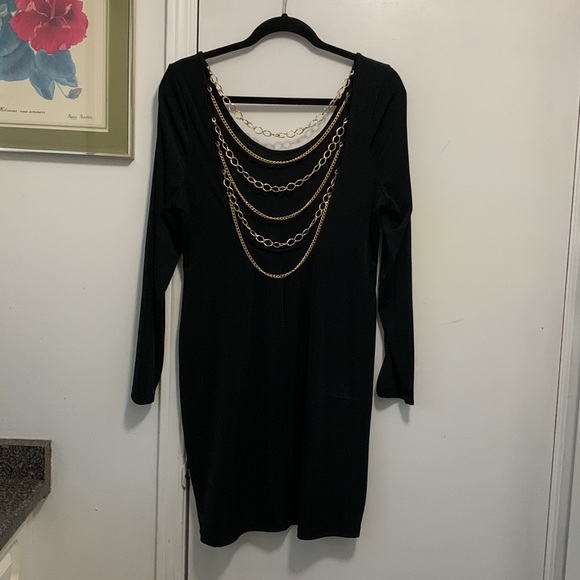 Venus Chainlink Detail Black Dress - Picture 6 of 9